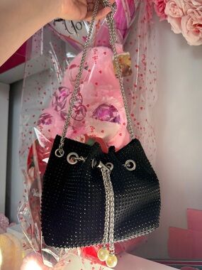 🌸Black Rhinestone Chain Bucket Bag 🌸
